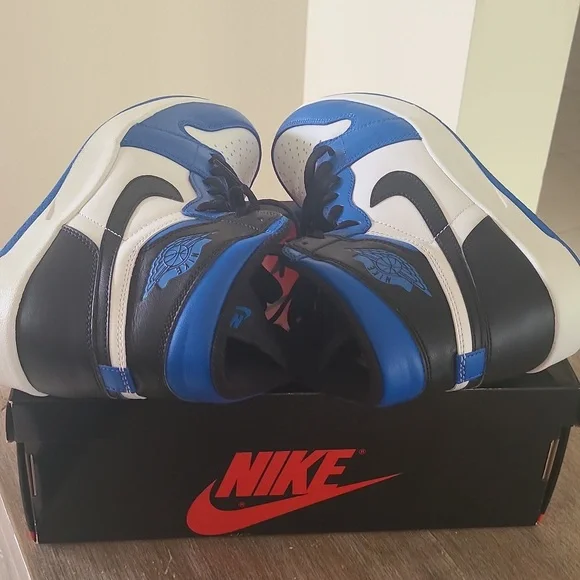 Jordan 1.5 Reverse Fragment Sneakers in size 9. - Picture 5 of 12